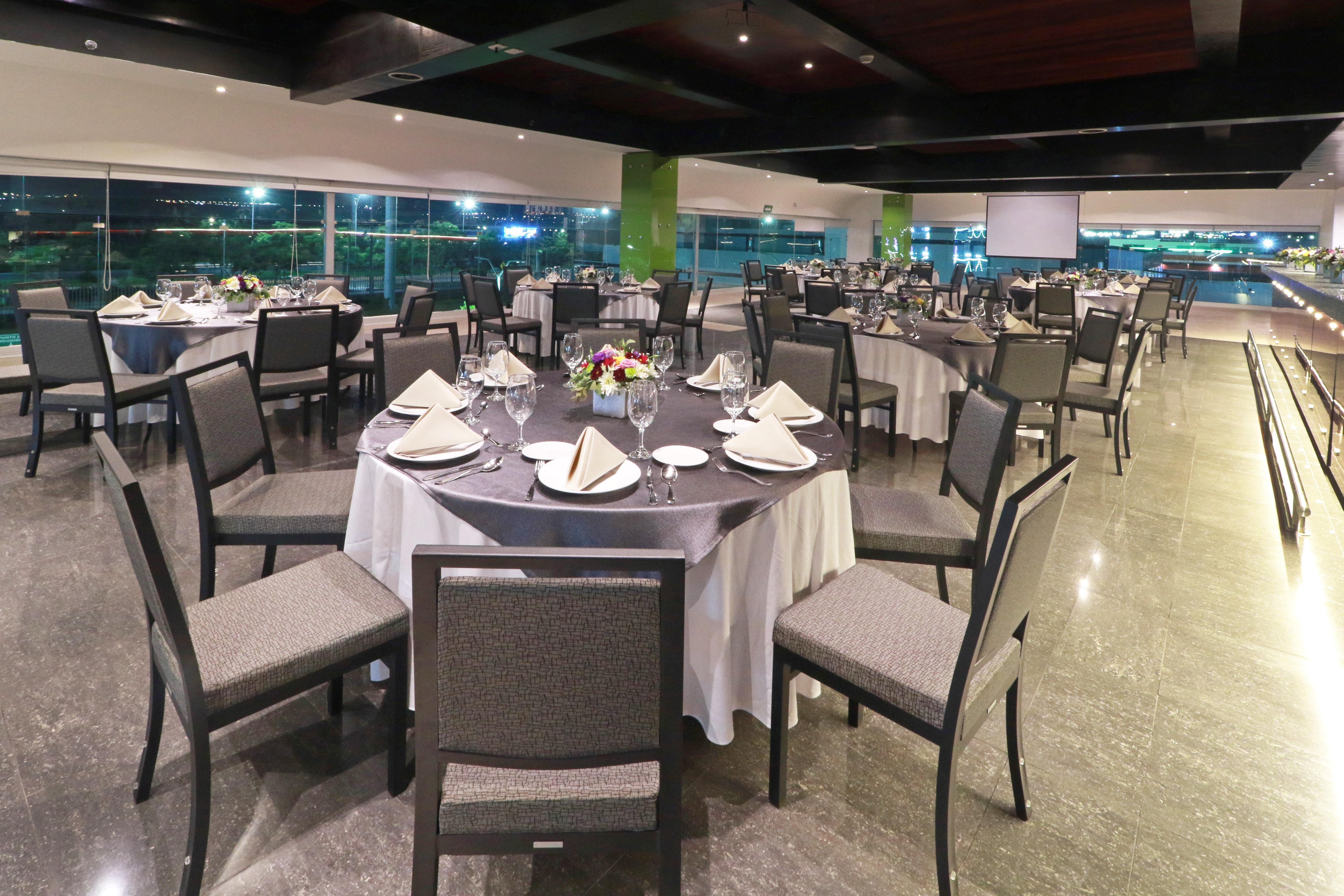 Holiday Inn Queretaro Zona Krystal By Ihg Bagian luar foto