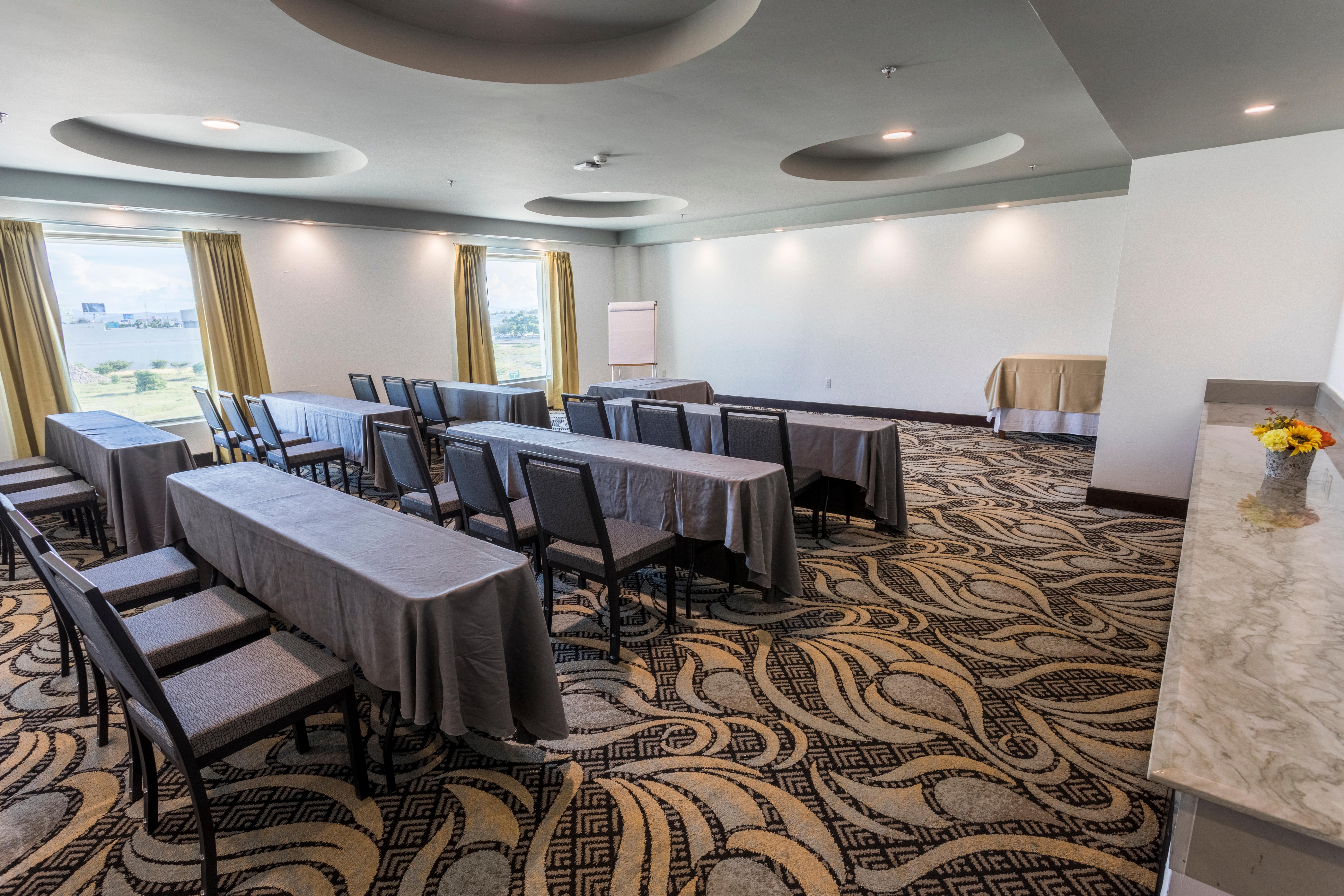 Holiday Inn Queretaro Zona Krystal By Ihg Bagian luar foto