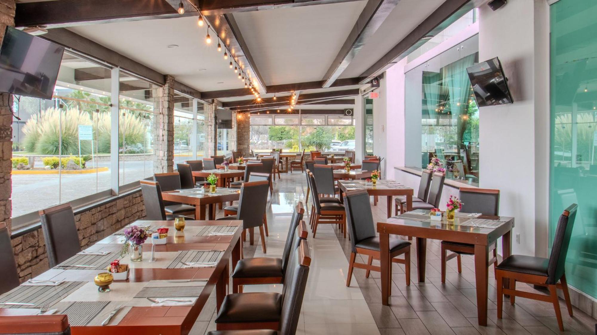 Holiday Inn Queretaro Zona Krystal By Ihg Bagian luar foto