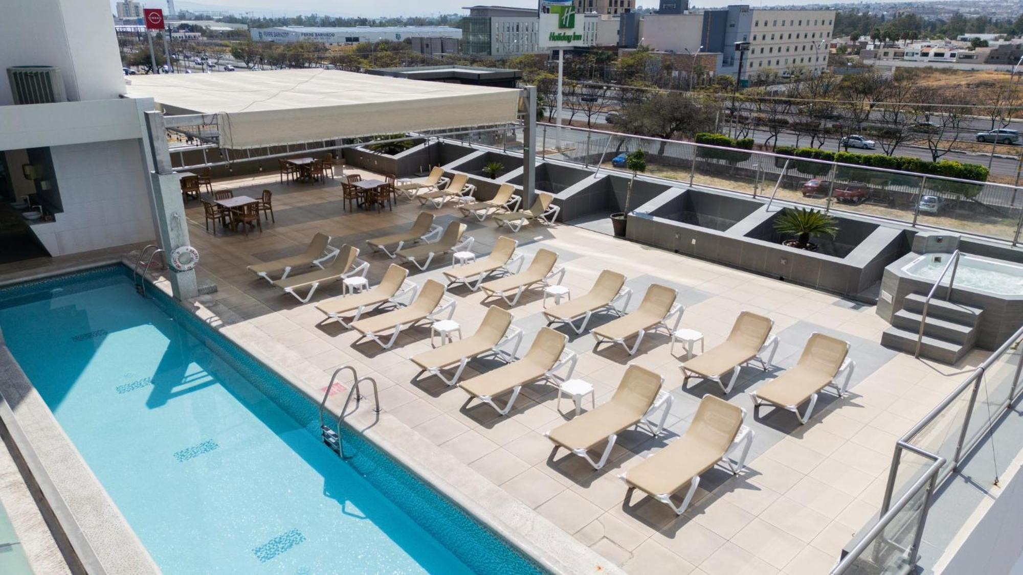 Holiday Inn Queretaro Zona Krystal By Ihg Bagian luar foto